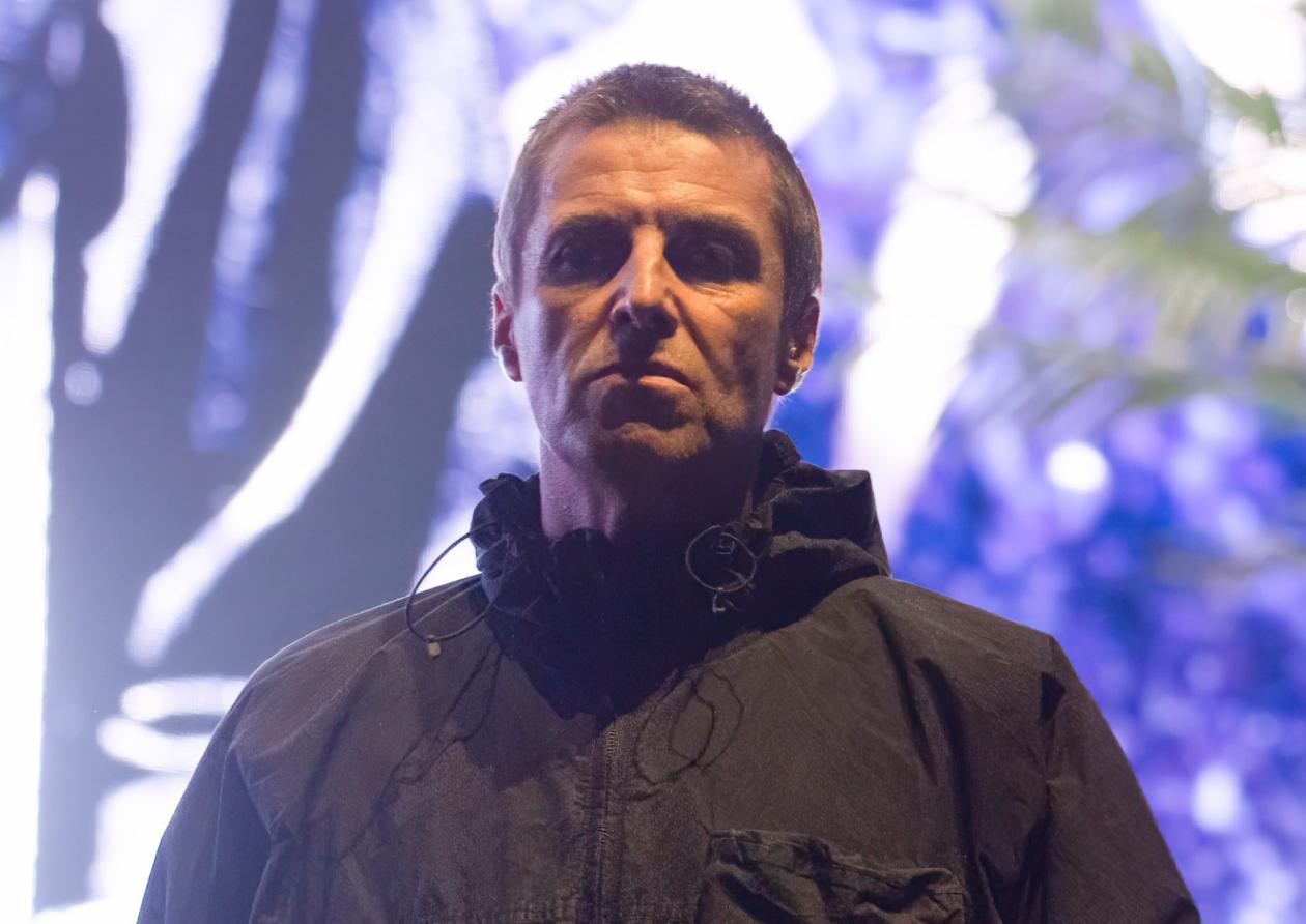 Liam Gallagher se burla de Coldplay por usar Kiss cam en sus conciertos