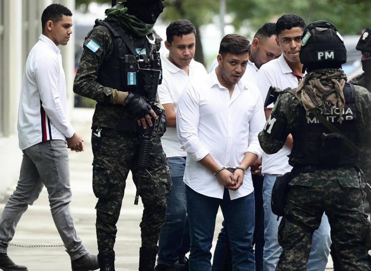 Seis de siete policías acusados por robo de L14 millones a prestamista aceptan culpabilidad