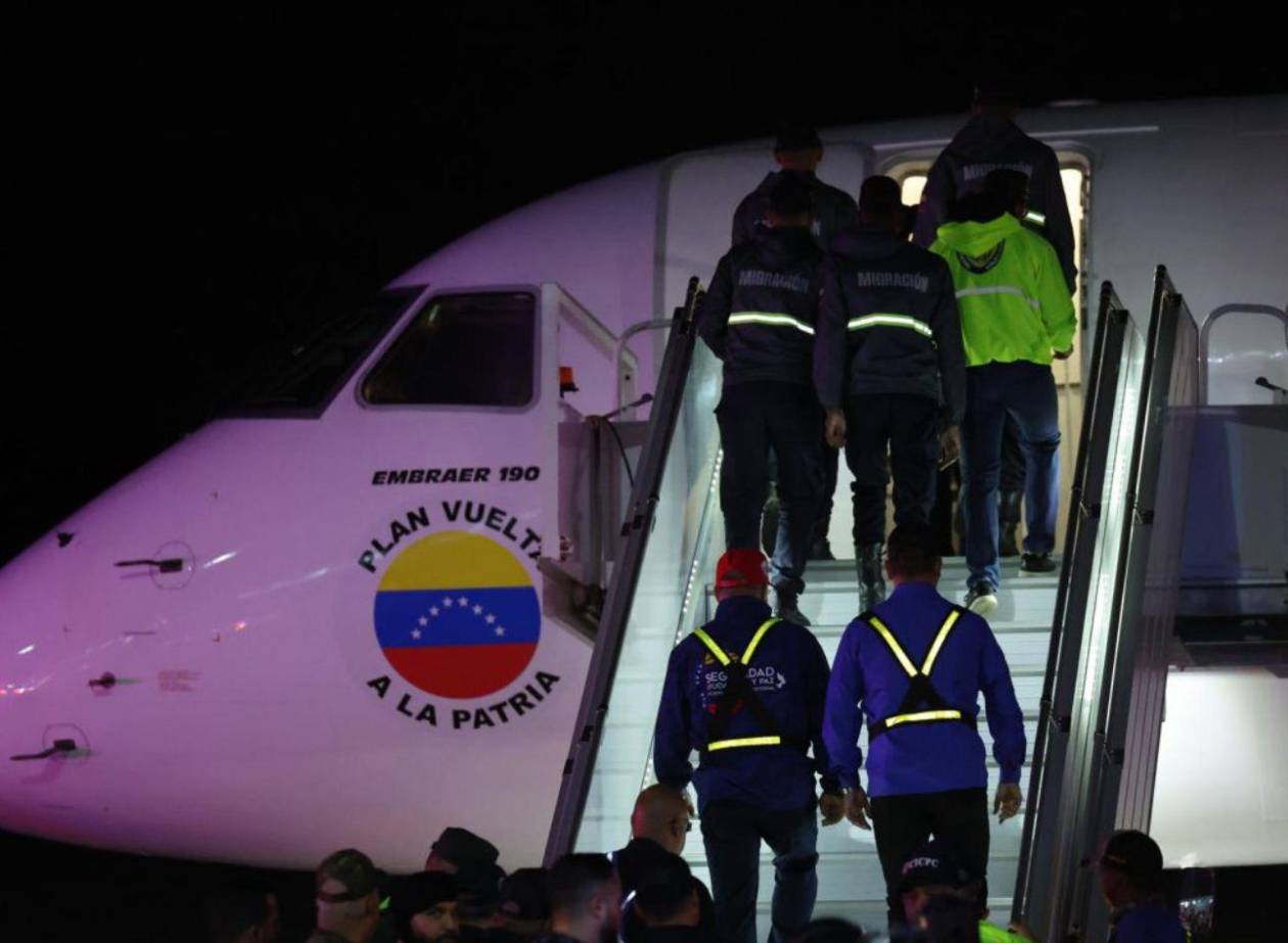 Venezuela pide a El Salvador entregar a los migrantes que tiene secuestrados