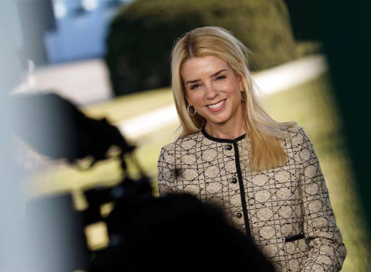 Bondi desclasificará hoy los archivos de Epstein