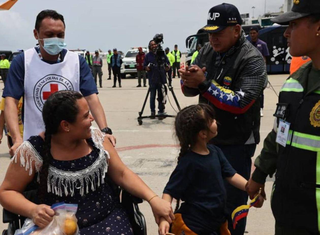 Llega a Venezuela un avión estadounidense con 175 migrantes deportados