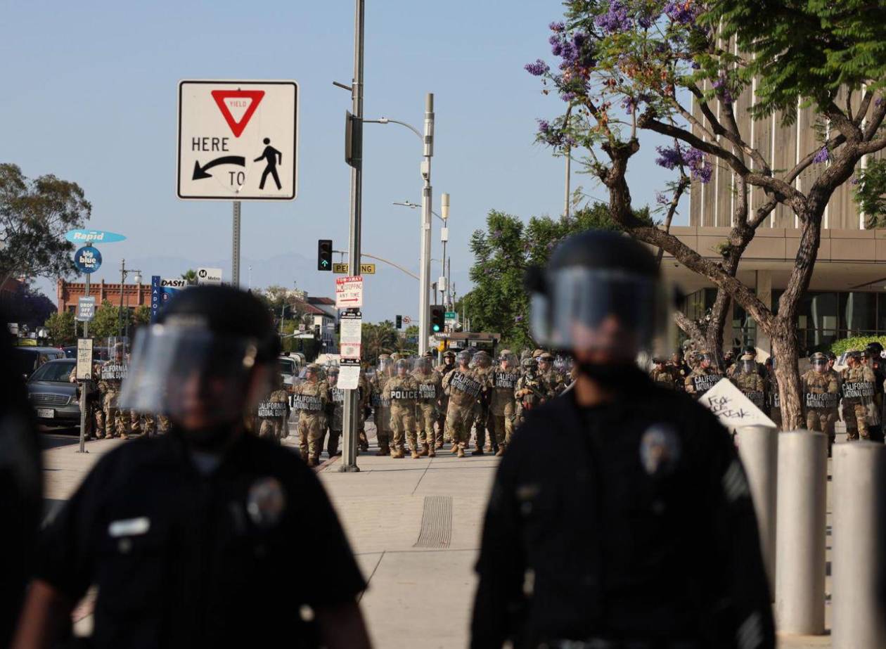 California pide a juez bloquear despliegue de tropas de Trump en Los Ángeles