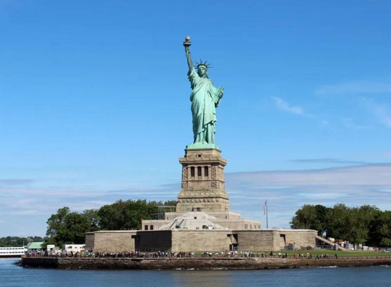 EEUU no devolverá la Estatua de la Libertad: “Gracias a nosotros Francia no habla alemán”