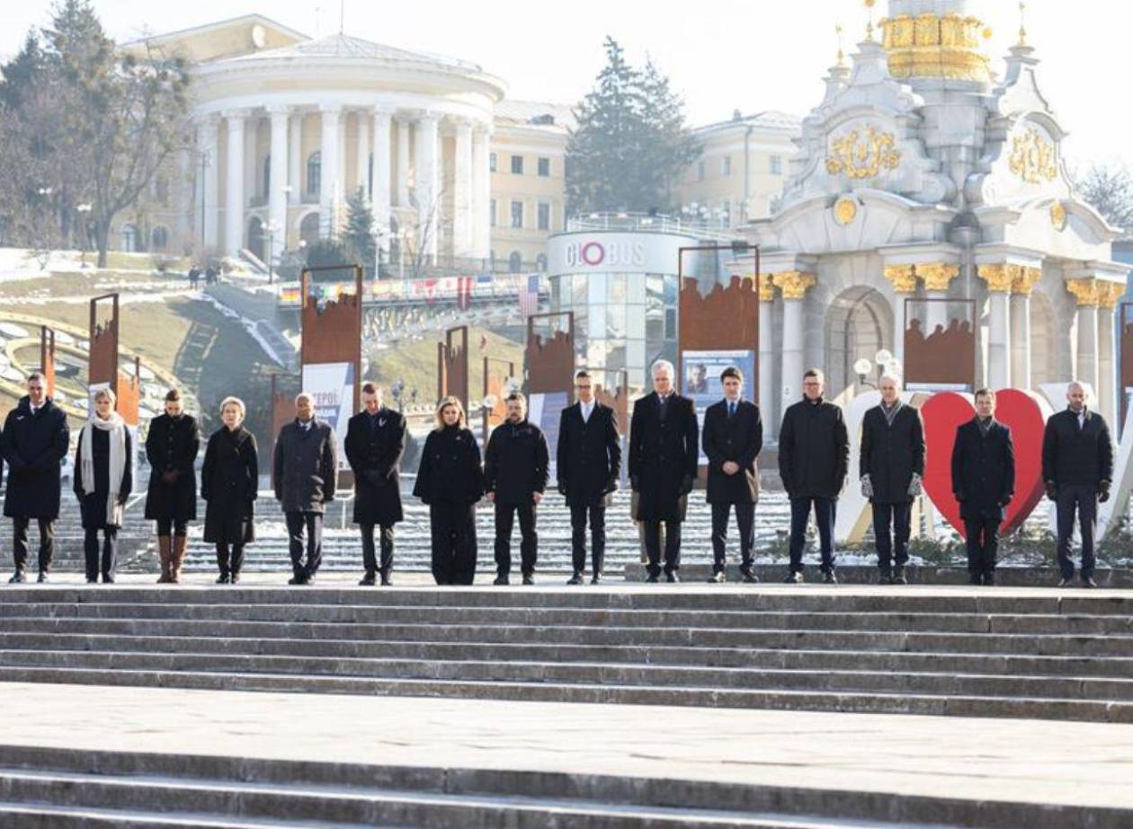 Líderes europeos piden contar con Ucrania al negociar la paz