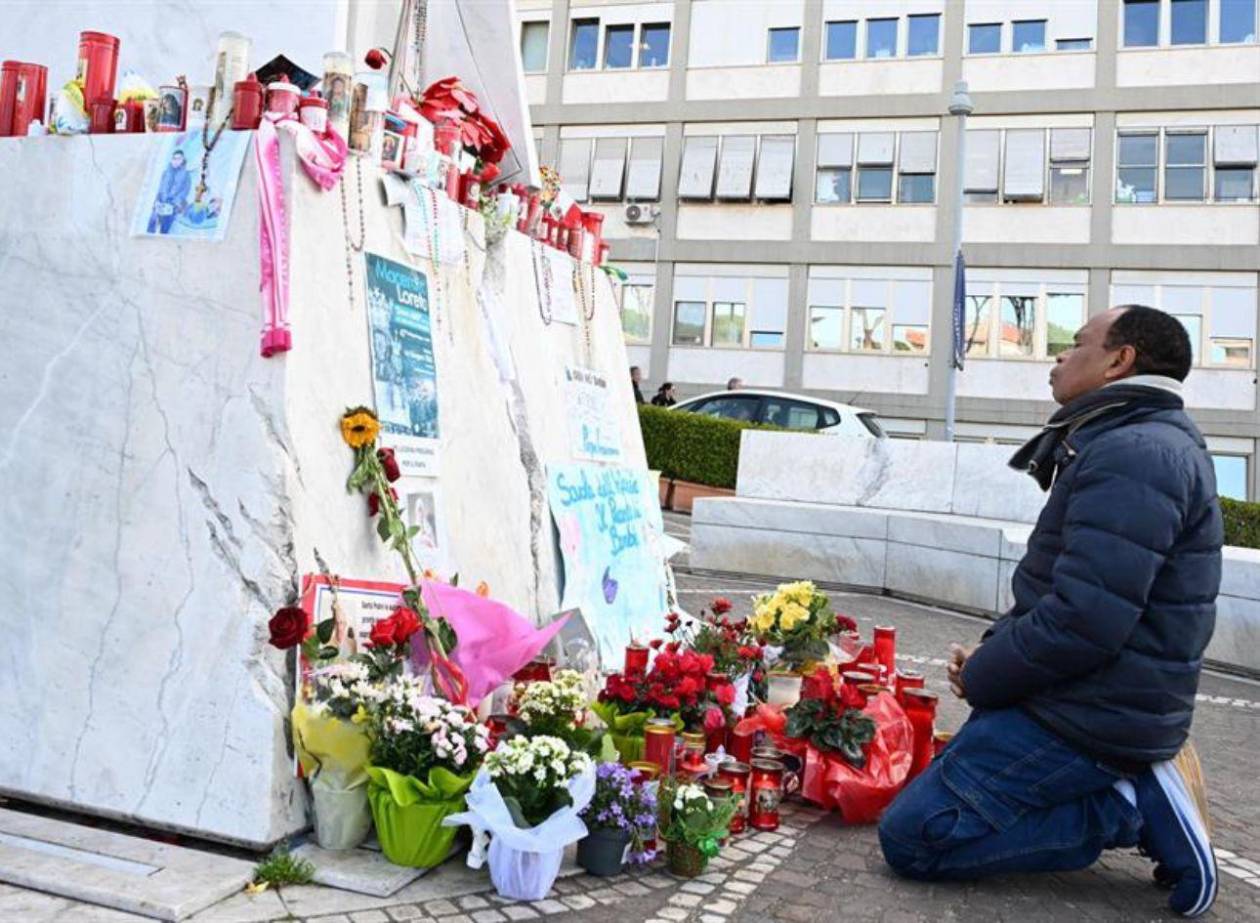 El Papa sigue tratamiento sin ventilación mecánica, tras las insuficiencias respiratorias