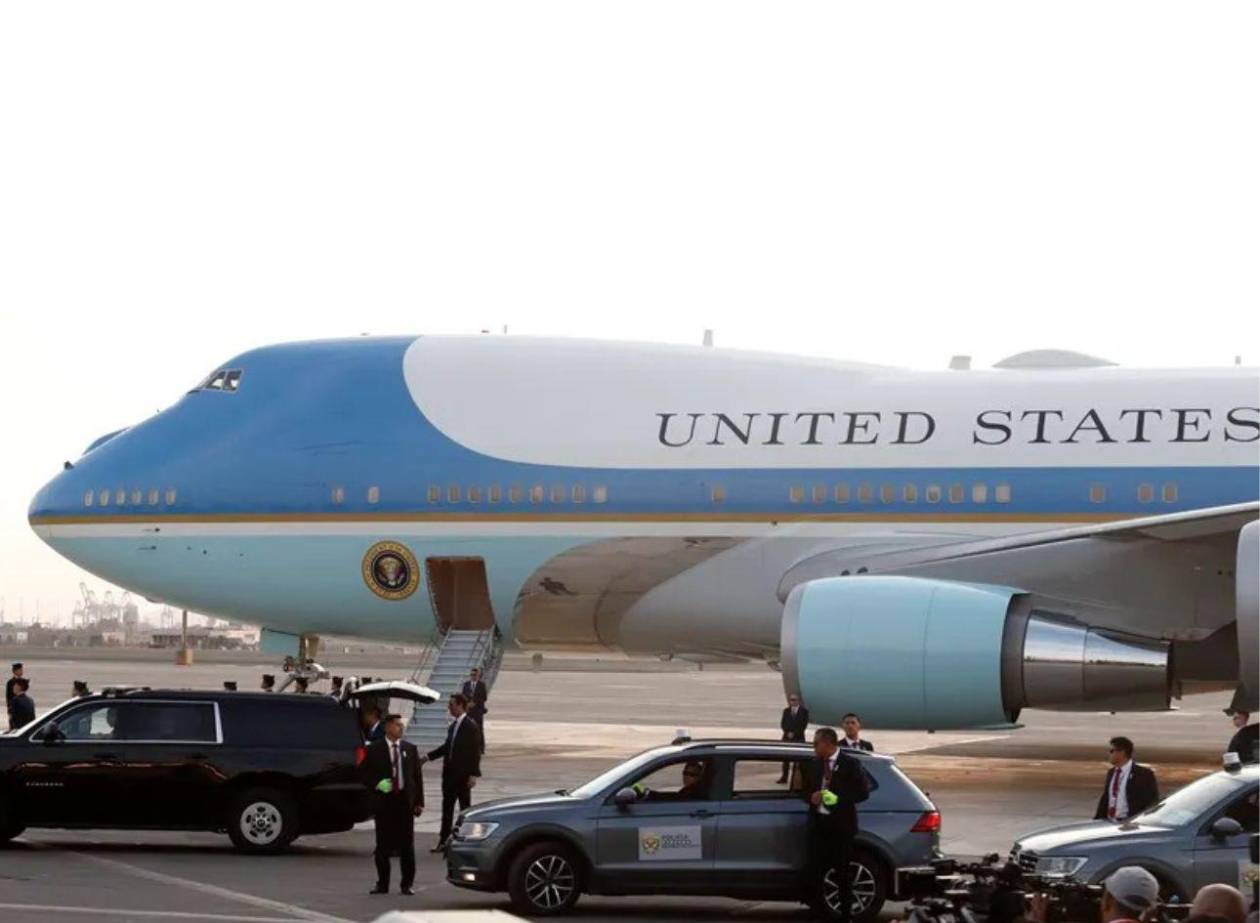 Trump responde a críticas por lujoso avión regalado por Catar