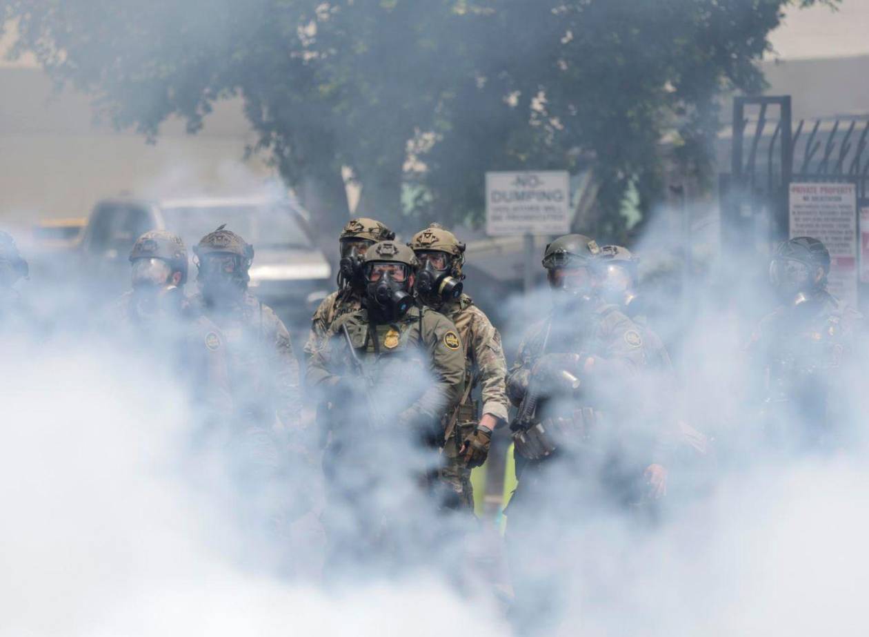 La Casa Blanca defiende el envío de tropas a Los Ángeles