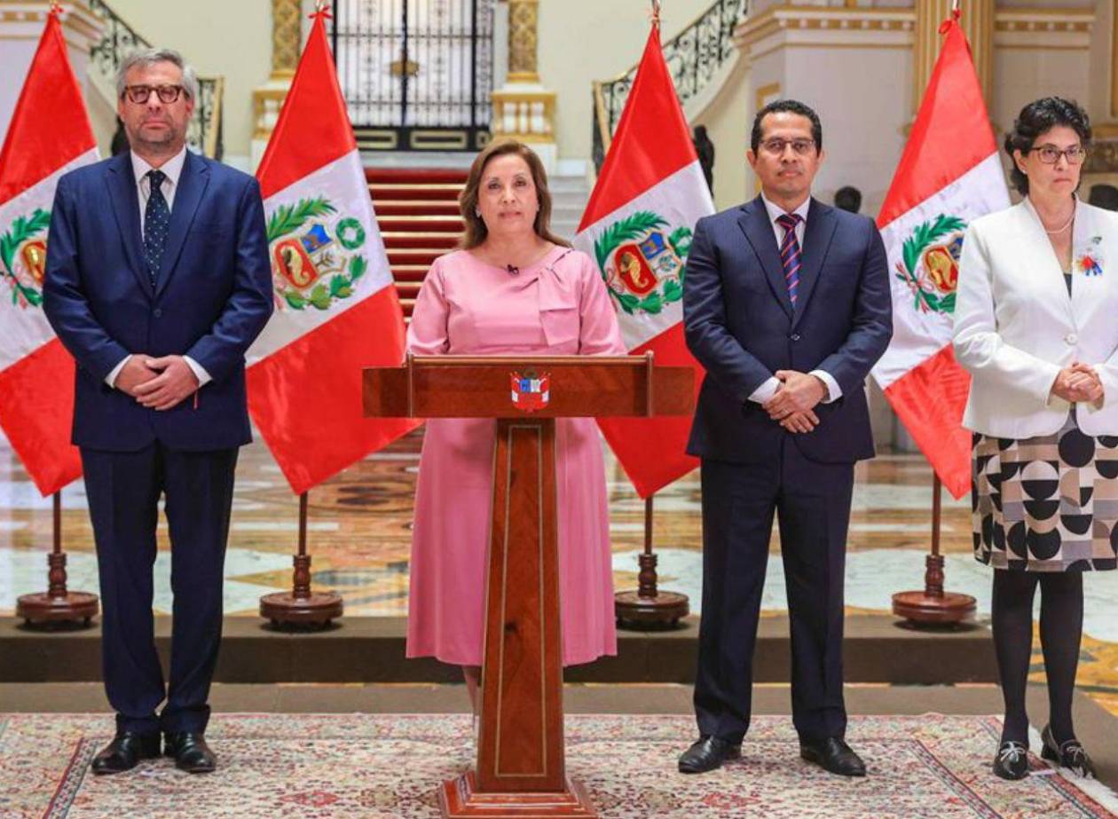 Boluarte convoca elecciones presidenciales en Perú el 12 de abril de 2026