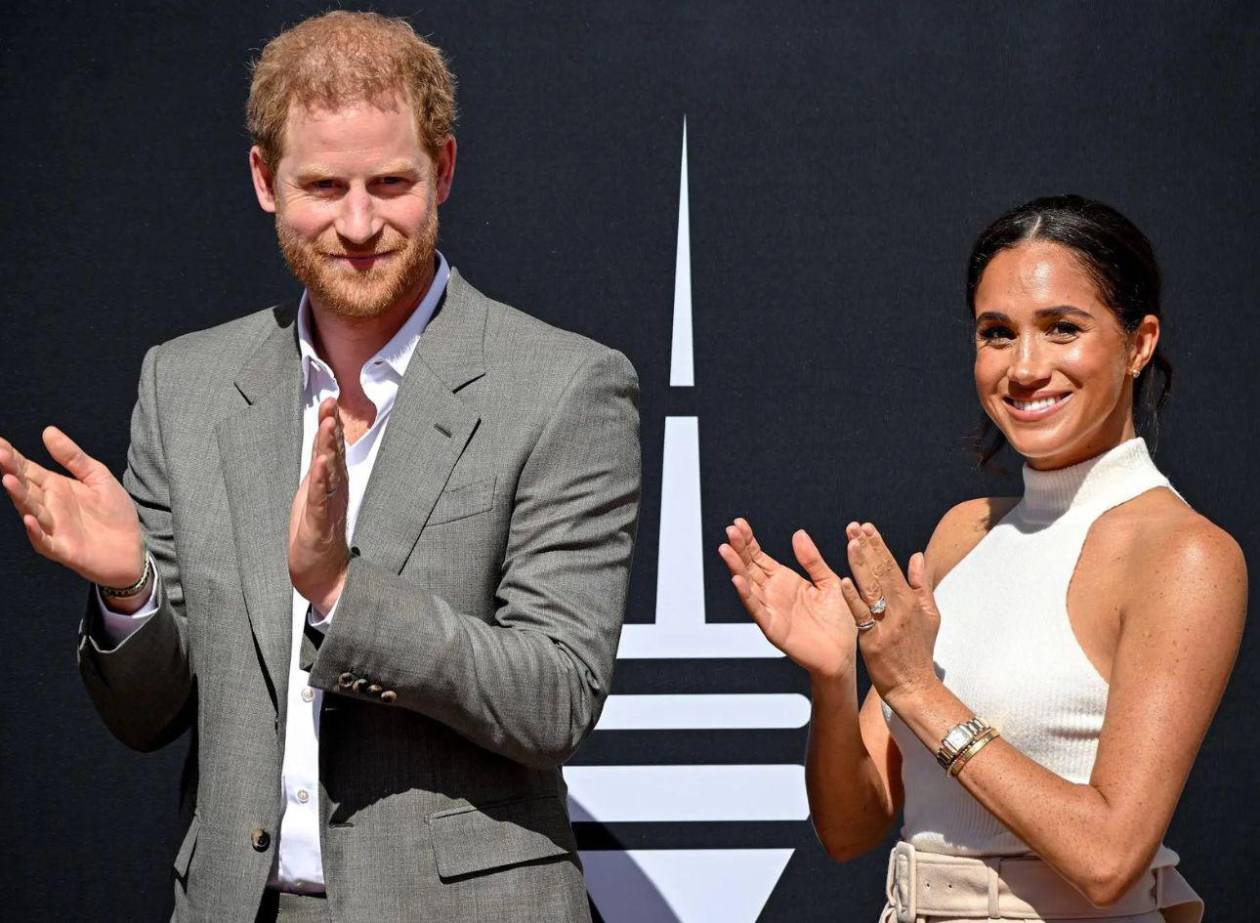 El príncipe Harry consideró cambiar su apellido por el de su madre, Diana Spencer