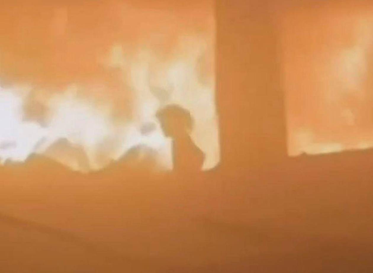 Una niña sobrevive al ataque contra una escuela en Gaza que mata a sus 6 hermanos