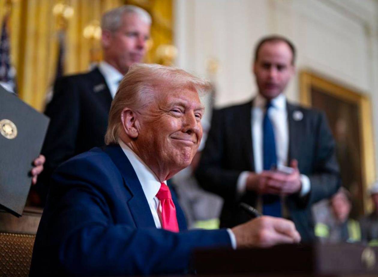 Trump se burla de países que quieren negociar: Ruegan por llegar a un acuerdo