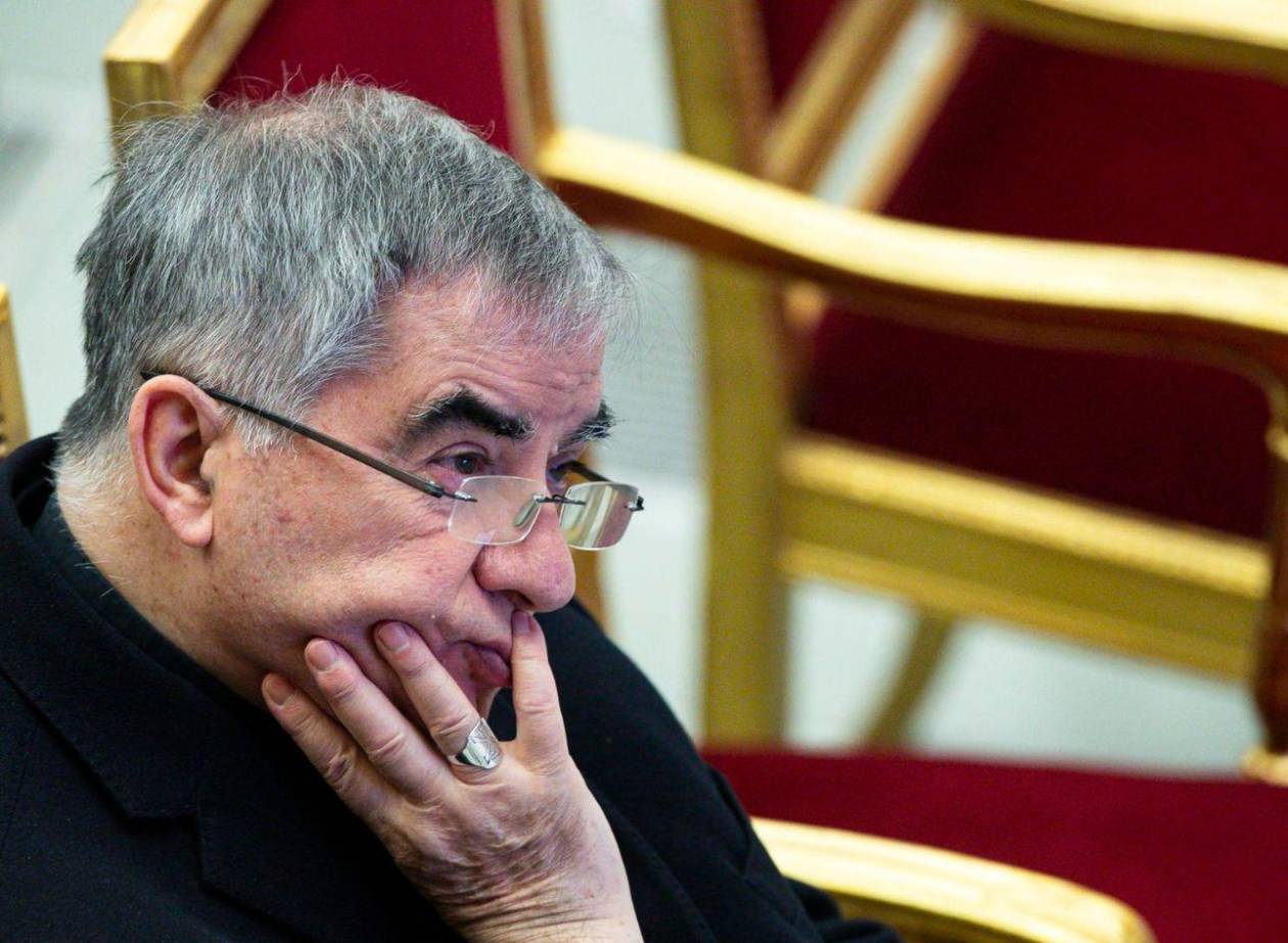 Francisco habría pedido excluir al polémico cardenal Becciu del cónclave