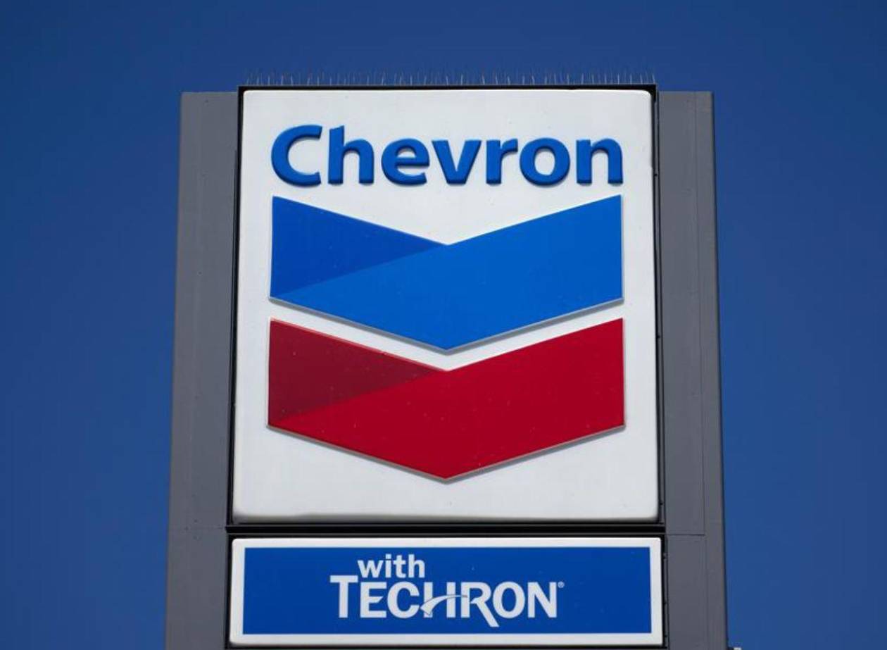 Trump revoca los permisos de petroleras que exportan crudo venezolano