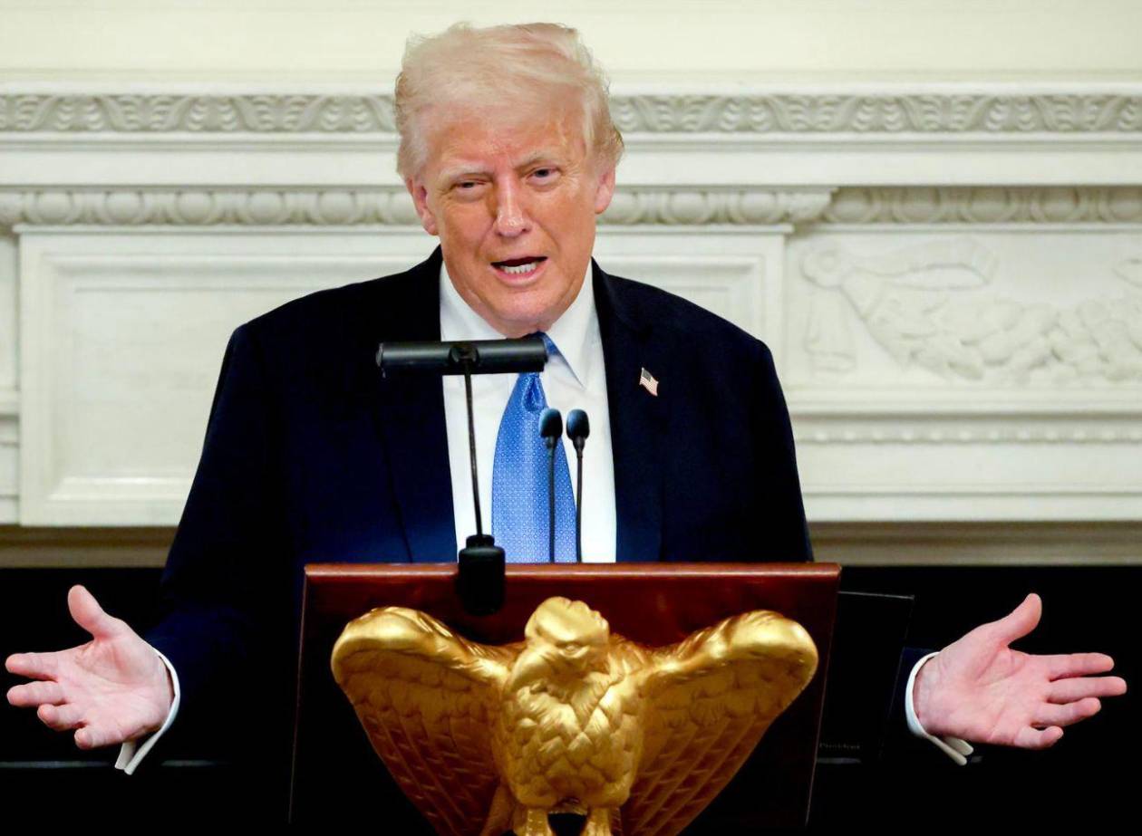 Trump amenaza con demandar por críticas tras aceptar avión de lujo de Catar