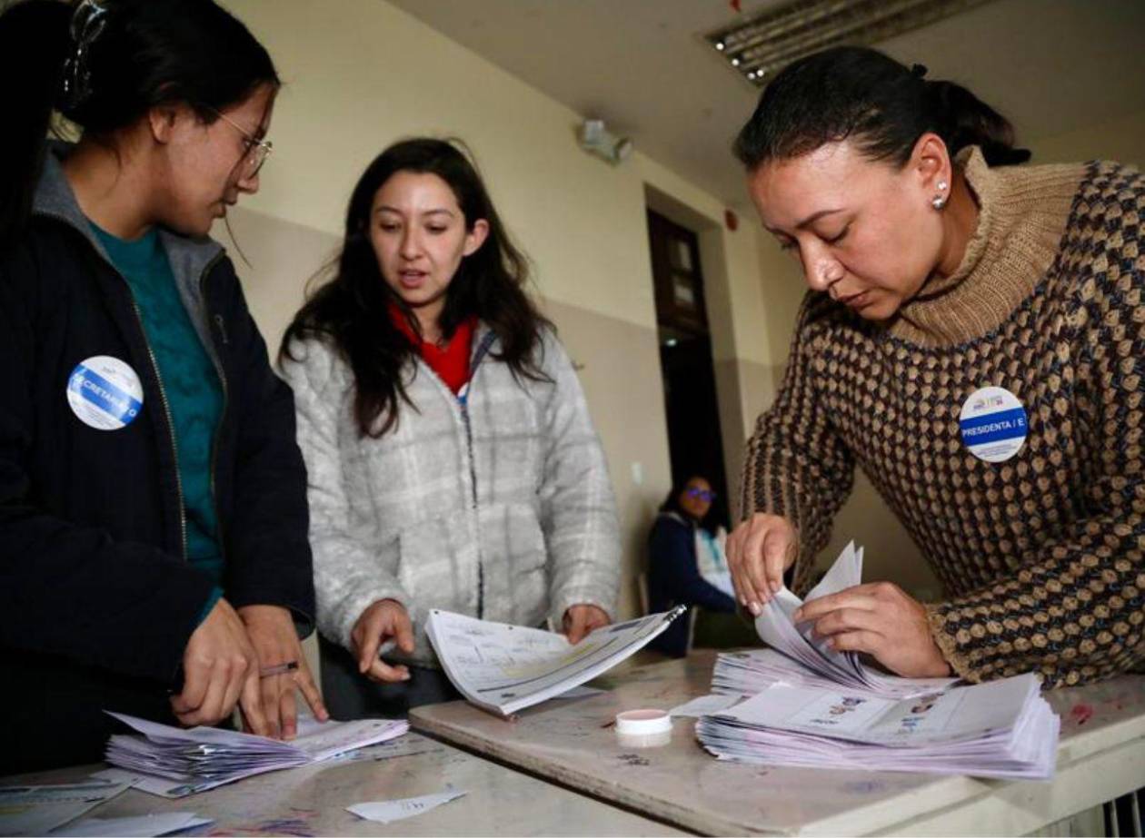 Sondeo a boca de urna da un empate técnico entre Noboa y González