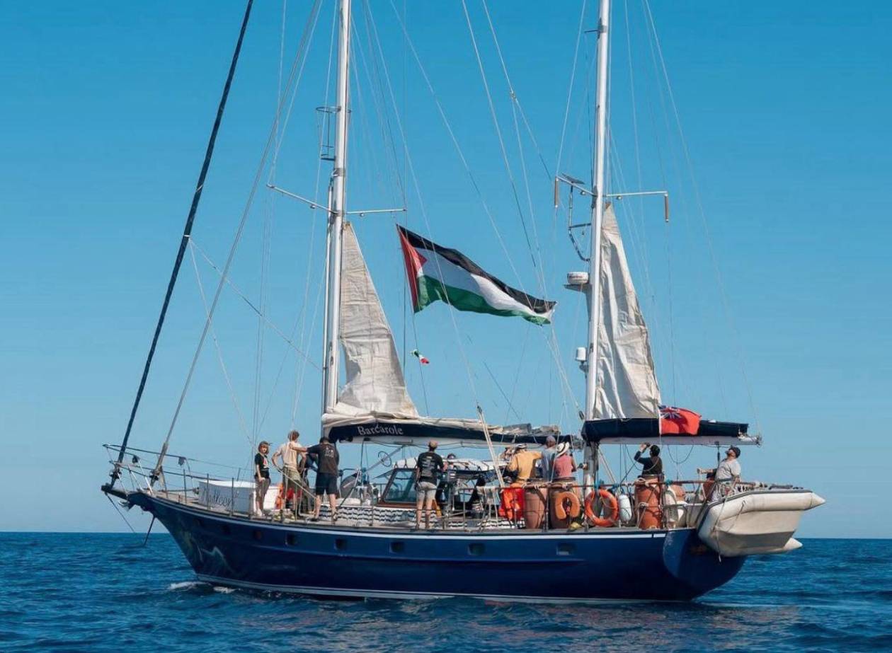 Greta Thunberg espera llegar a Gaza con ayuda humanitaria en un barco de Flotilla