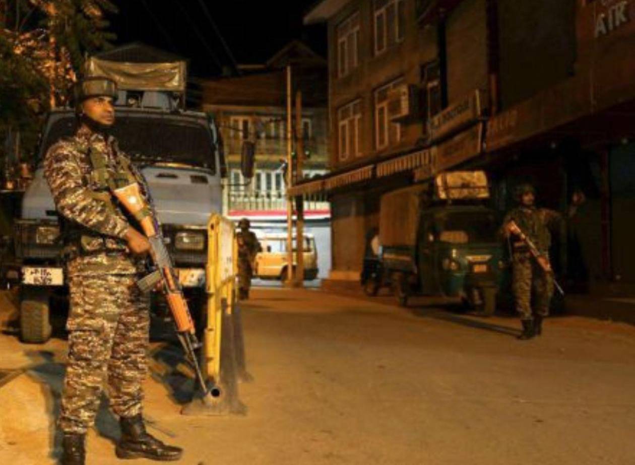 India bombardea supuestas bases terroristas en Pakistán