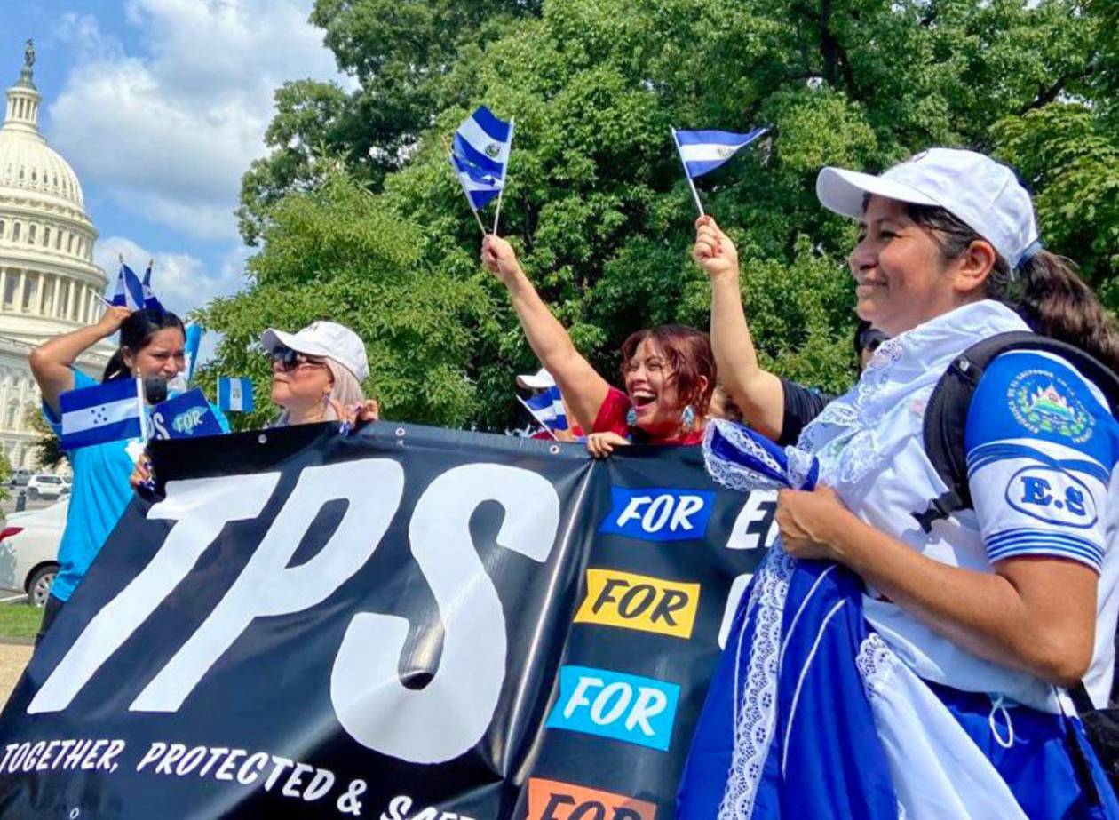 Urgen a salvadoreños a renovar TPS ante buenas relaciones de Trump y Bukele