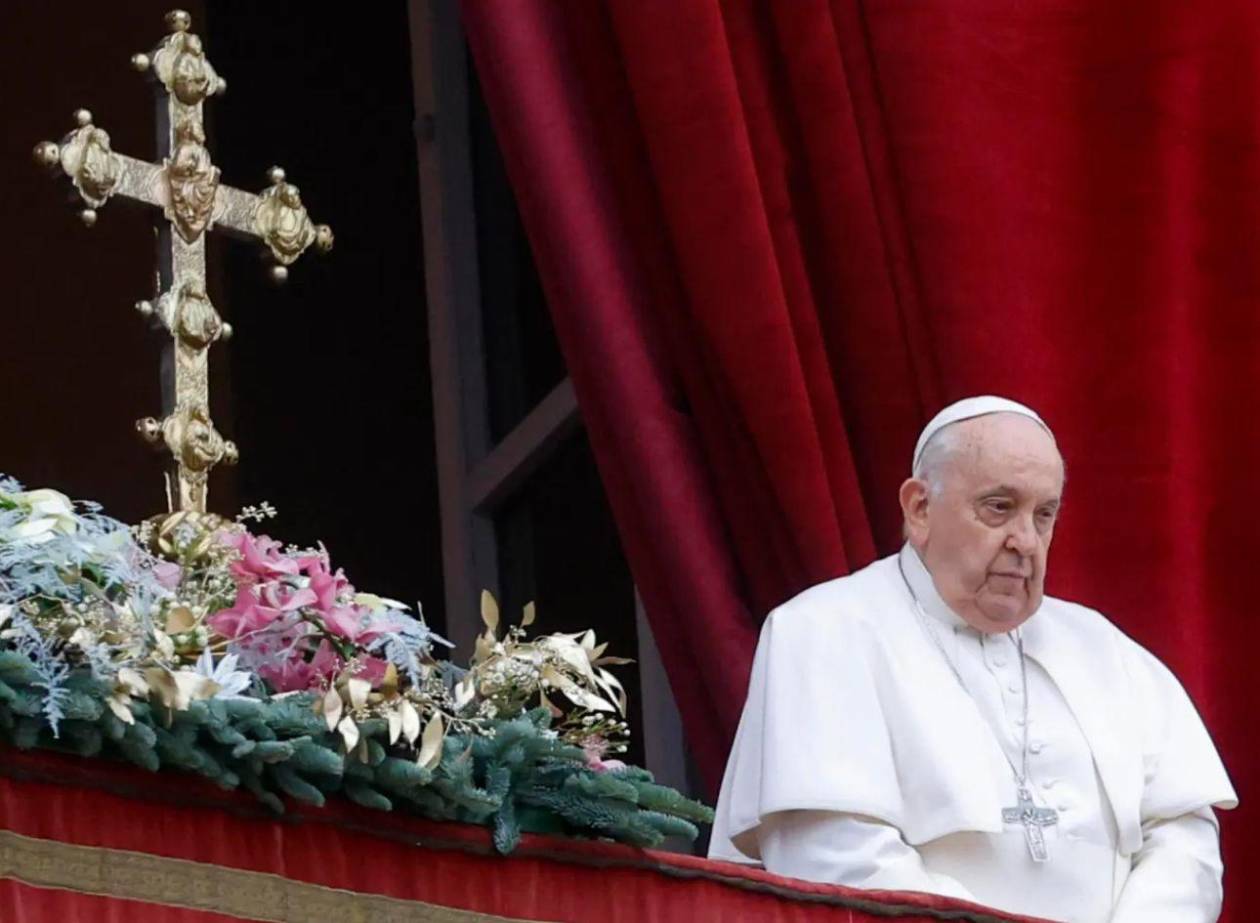 Salud del papa Francisco hoy, sigue “crítico” pero “estable”