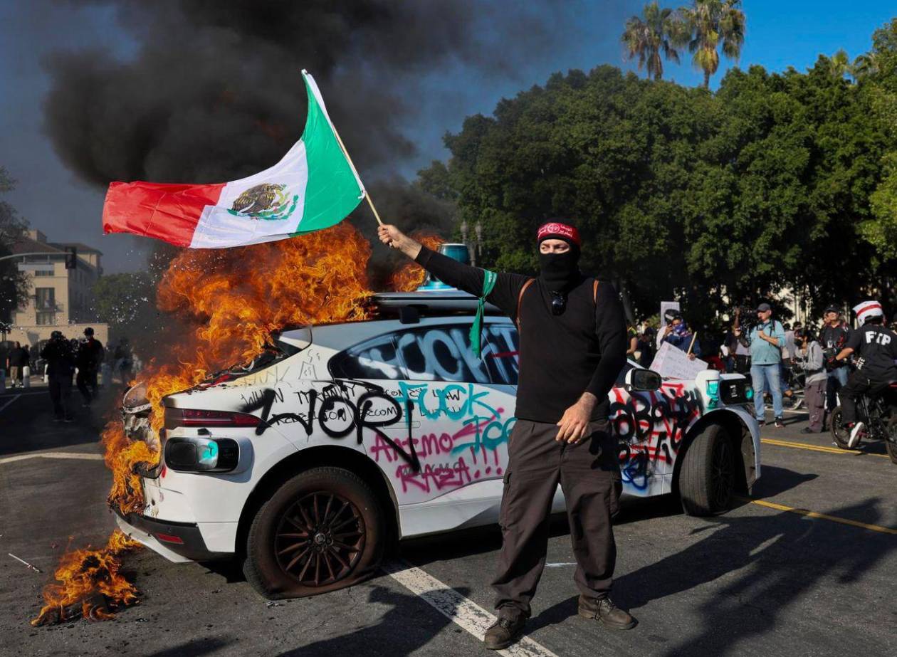 El Gobierno de Trump acusa a Sheinbaum de alentar las protestas de Los Ángeles