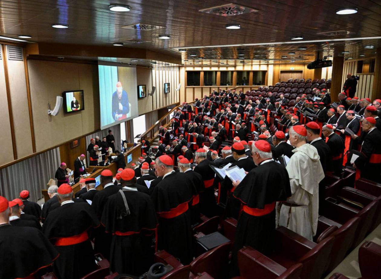 Cardenales revelan el perfil del nuevo Papa antes de encerrarse en la Capilla Sixtina
