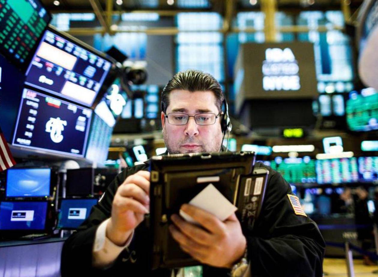 Wall Street abre en rojo antes de que se conozcan los aranceles globales de Trump