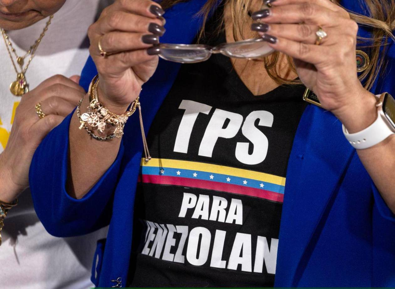 Migrantes venezolanos que perderán su TPS pueden pedir asilo en EEUU, afirma Rubio