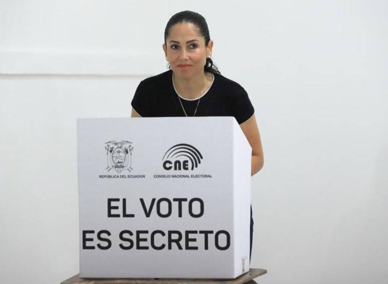 Luisa González, la esperanza del correísmo para gobernar otra vez Ecuador y hacer historia