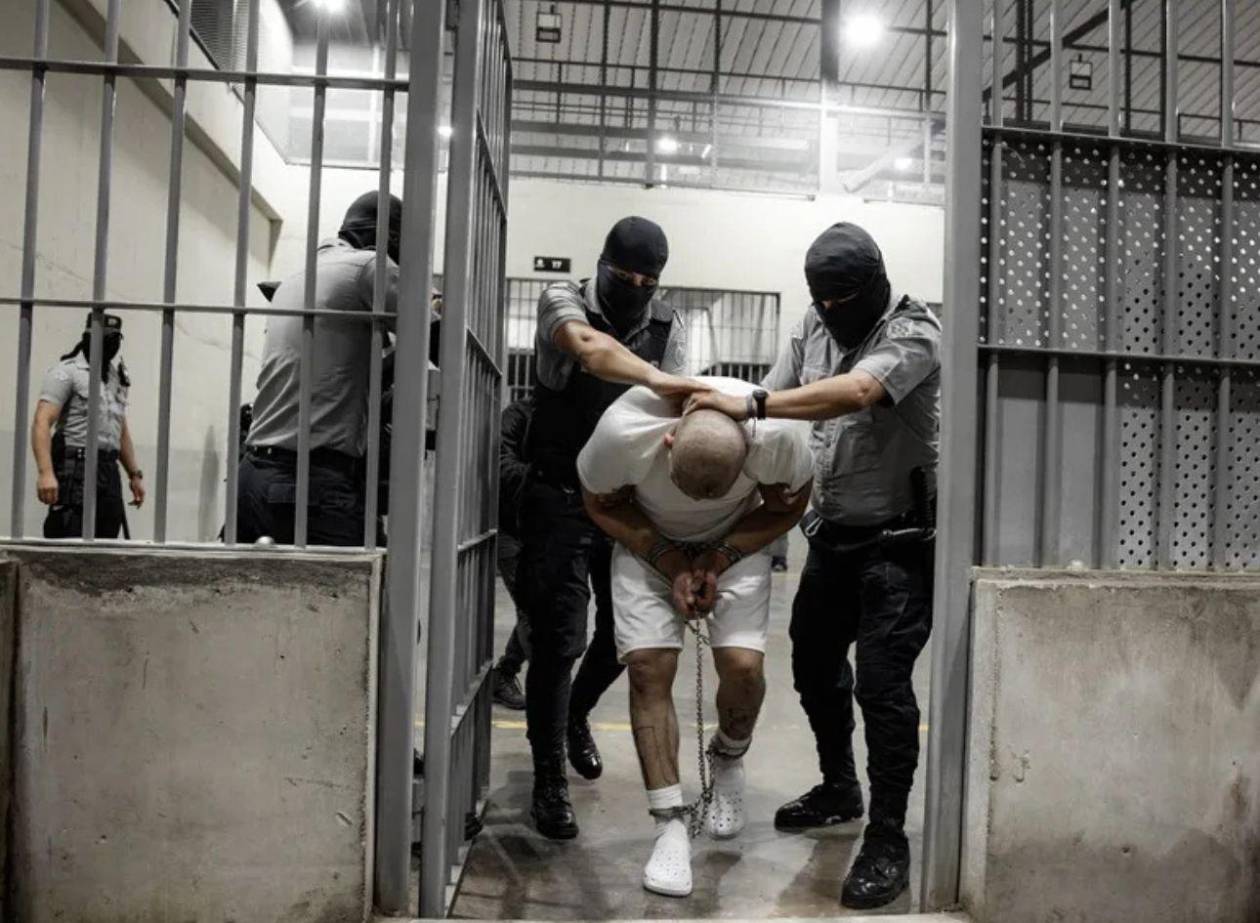 La Casa Blanca dice que no hay límite en número de pandilleros que enviará a El Salvador