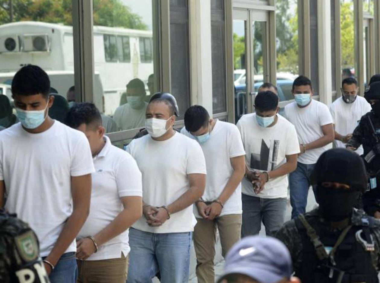 Agentes de la DPI aceptan culpabilidad por asalto e implantar pruebas falsas