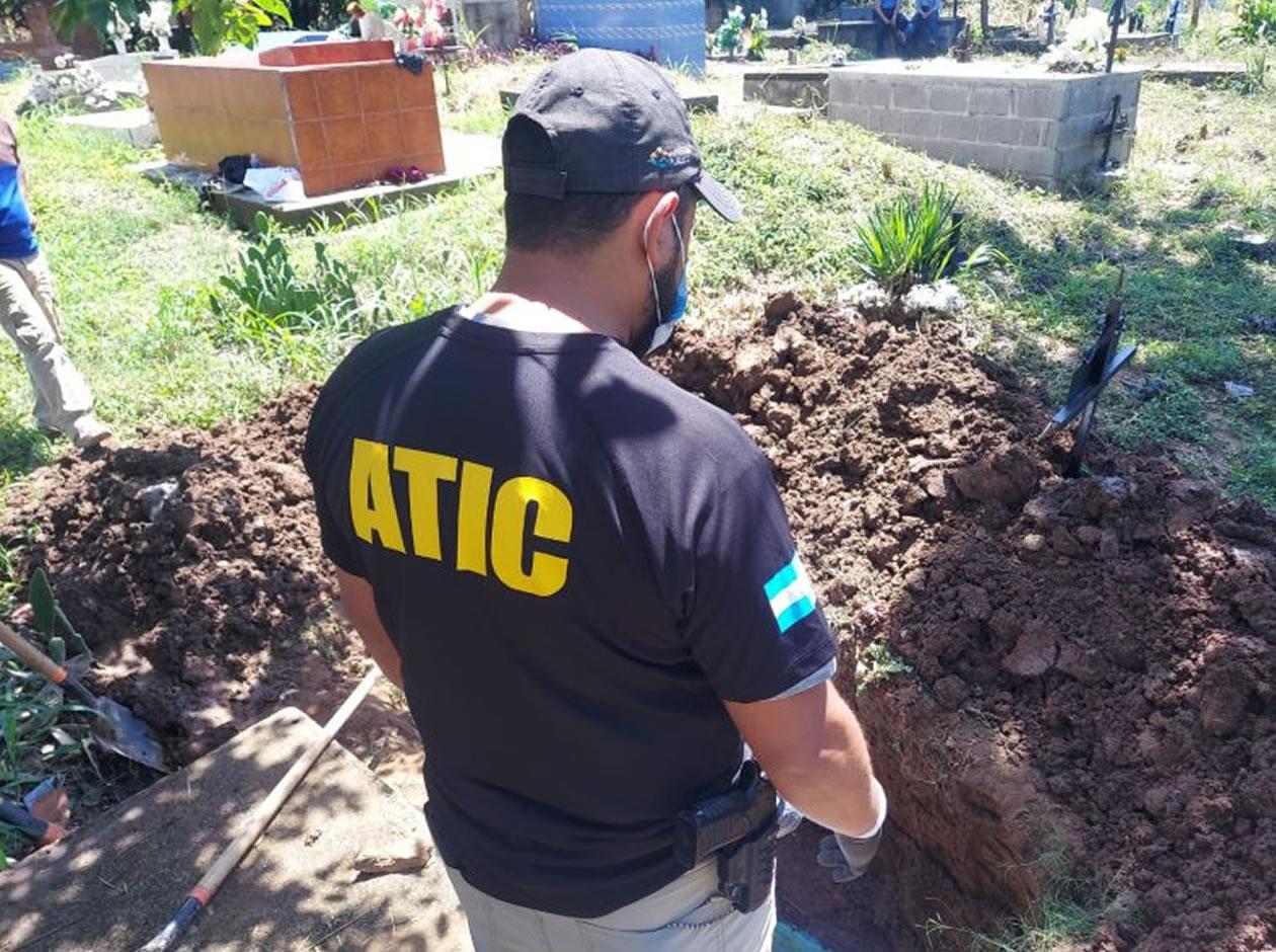 Misterio en caso de jóvenes hallados muertos tras ser detenidos por policías en Yoro