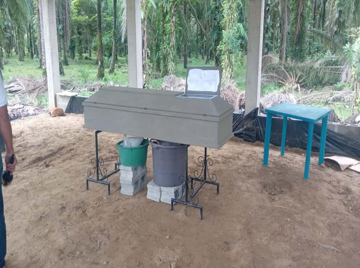 Identifican a cinco de los hombres muertos por supuesto alcohol adulterado en Atlántida