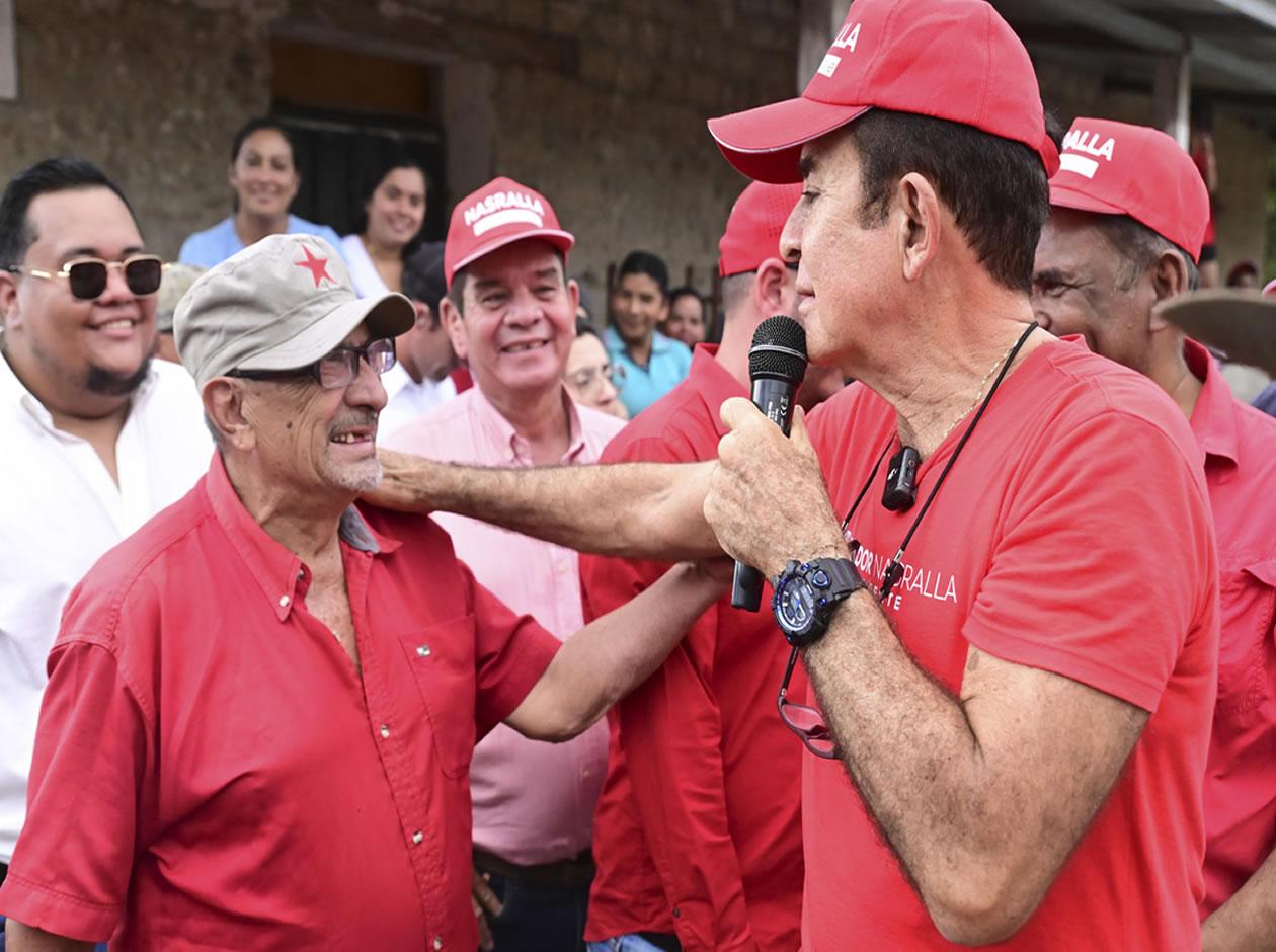 Nasralla visitó San Antonio de Flores, El Paraíso, donde hay elecciones este domingo