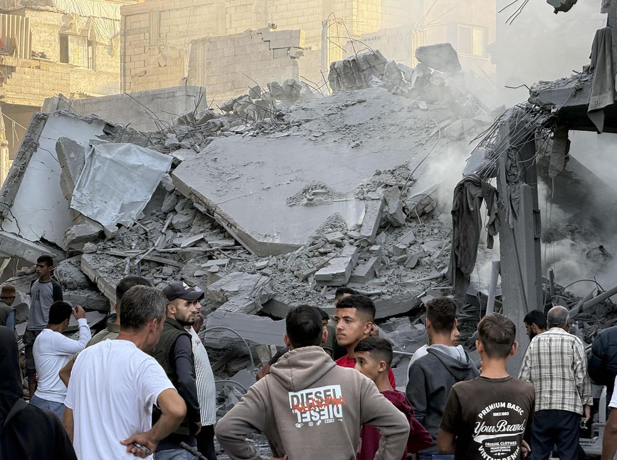 Israel mata al menos a 36 personas en decenas de bombardeos en la Franja de Gaza