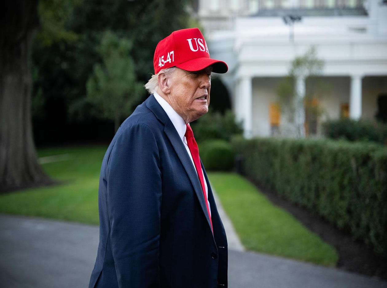 Donald Trump confirma otro ataque a barco con drogas en el Caribe y sugiere operativos en tierra