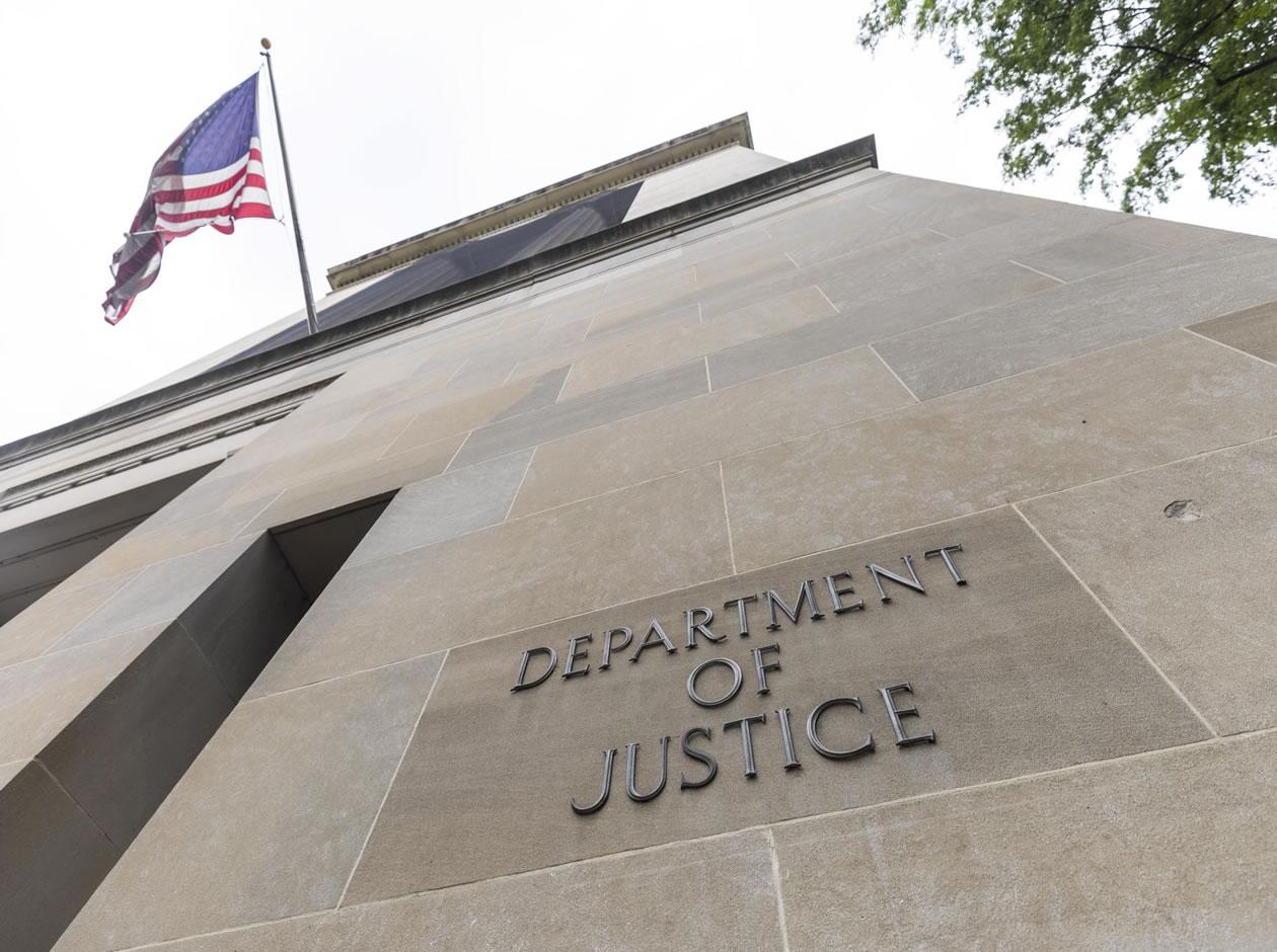 Una corte de Chicago suspende temporalmente liberación de cientos de migrantes detenidos