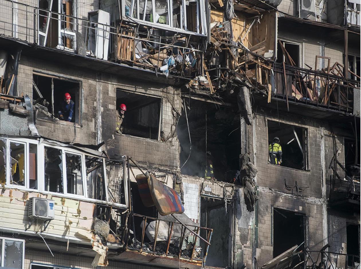 Rusia vuelve a bombardear Kiev en un ataque masivo que deja cinco muertos