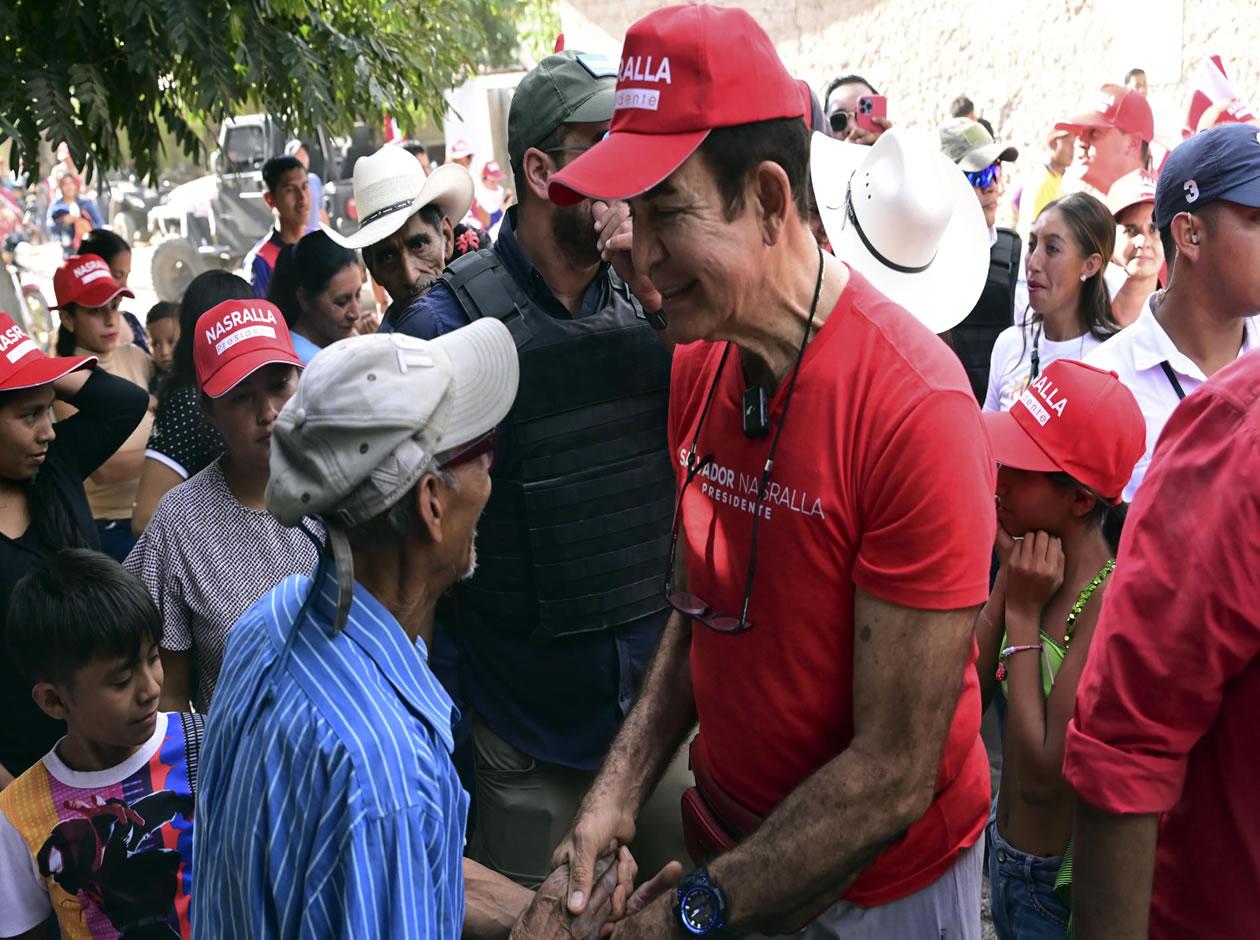 Nasralla visitó San Antonio de Flores, El Paraíso, donde hay elecciones este domingo
