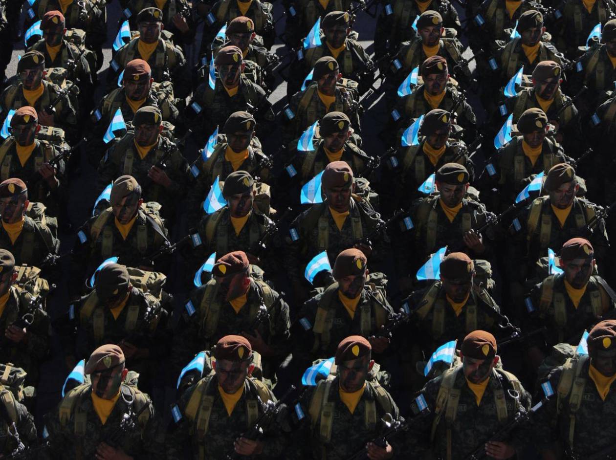 Fuerzas Armadas conmemoran 200 años de creación del Ejército