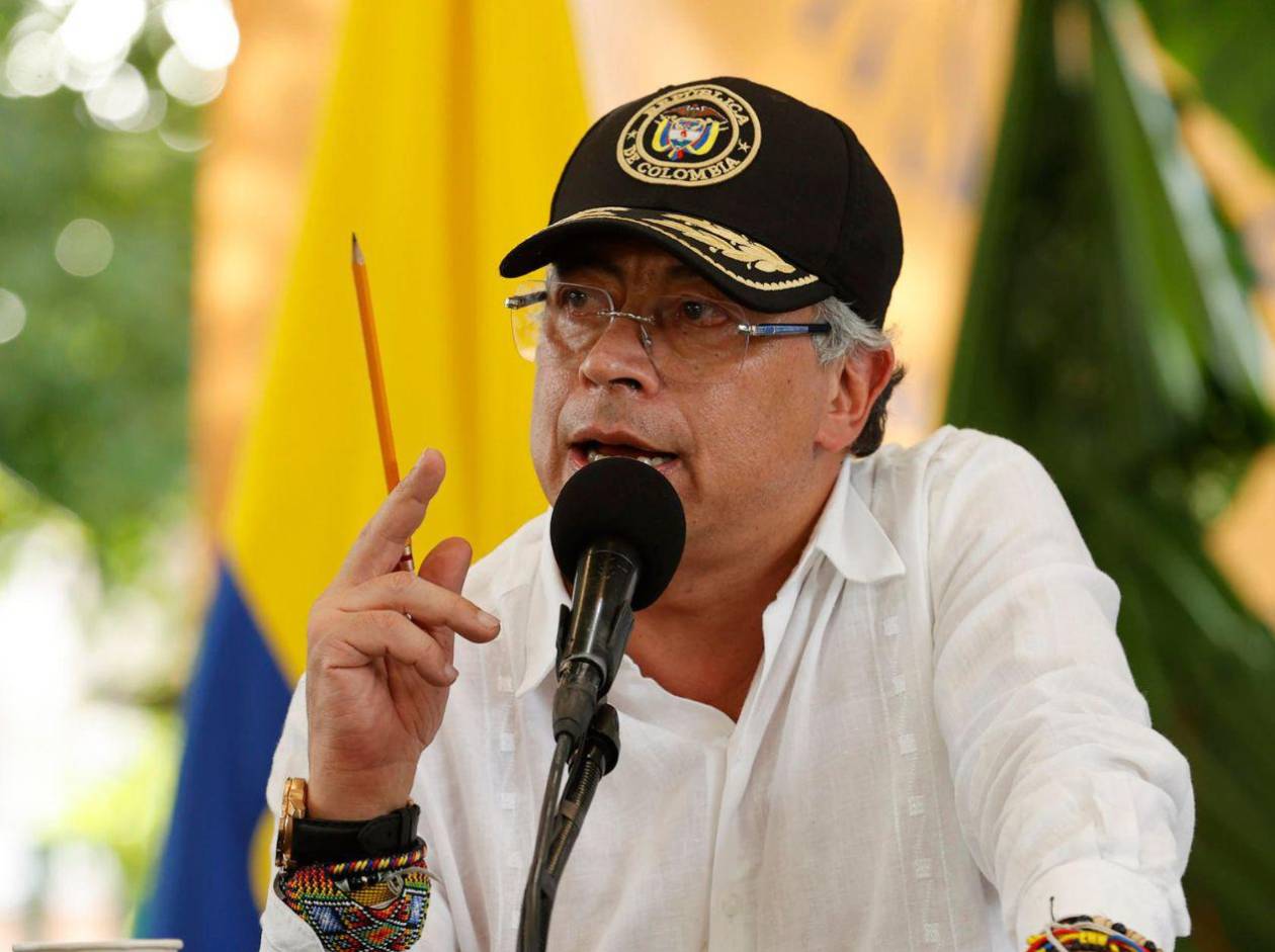 Petro urge a la Fiscalía actuar ante ataque de EEUU a supuesta narcolancha colombiana