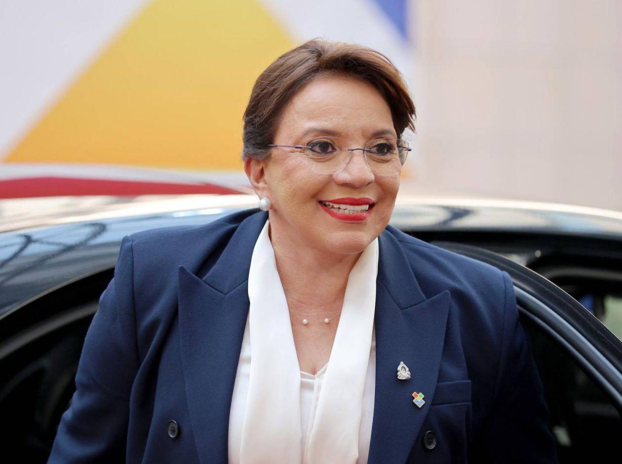 Xiomara Castro viaja al Vaticano para reunirse con el papa León XIV