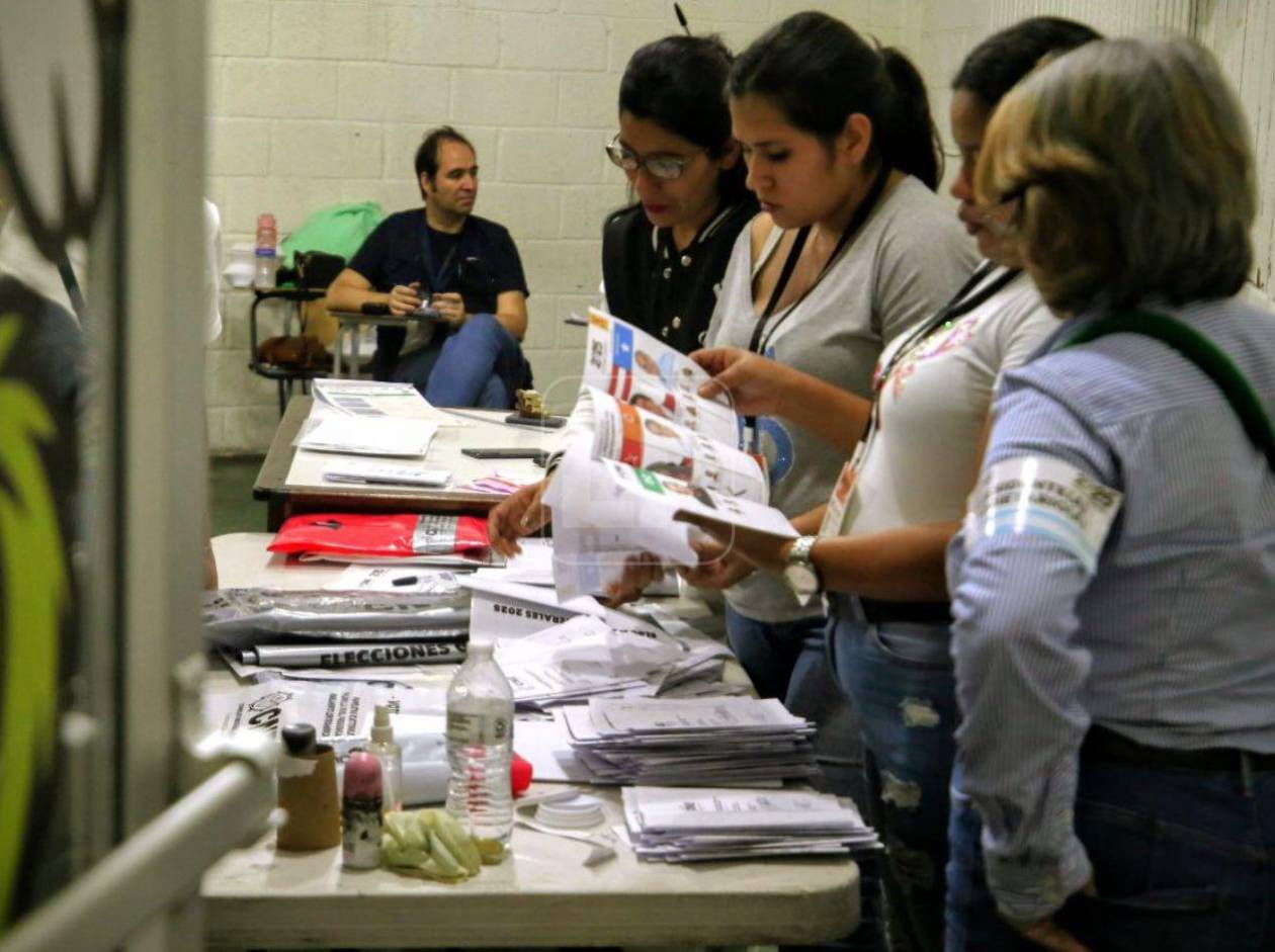EEUU destaca la alta participación en las elecciones de Honduras