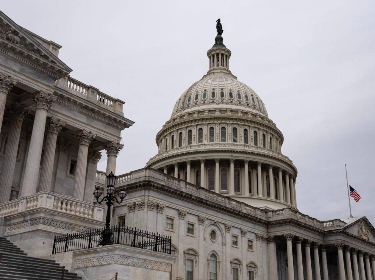 Congreso aprueba ley para publicar papeles de Epstein y la envía a Trump para su firma