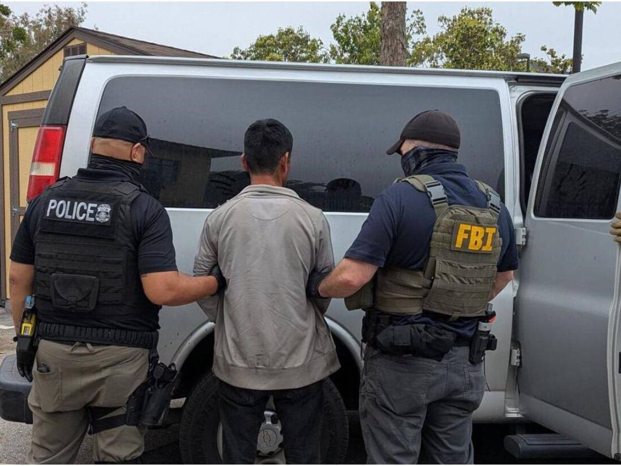 Demandan a Trump por redadas migratorias en Los Ángeles