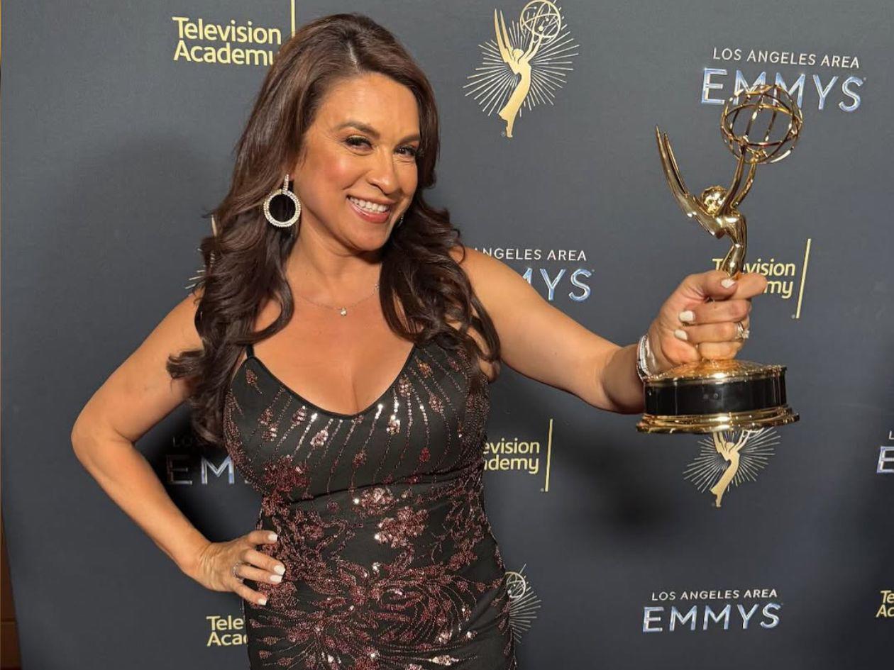 La periodista hondureña, Dunia Elvir, gana premios Emmys de Los Angeles por mejor noticiero