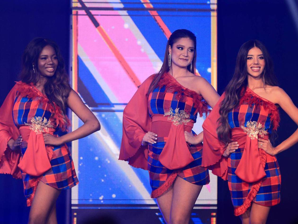 Candidatas a Miss Honduras Universo rinden homenaje a la cultura lenca