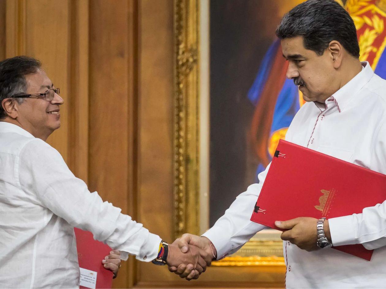 Petro dice que no apoya a Maduro, pero tampoco una invasión