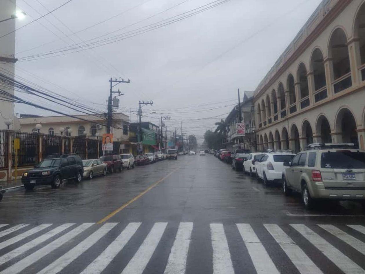 Asueto a empleados públicos de Atlántida por fuertes lluvias