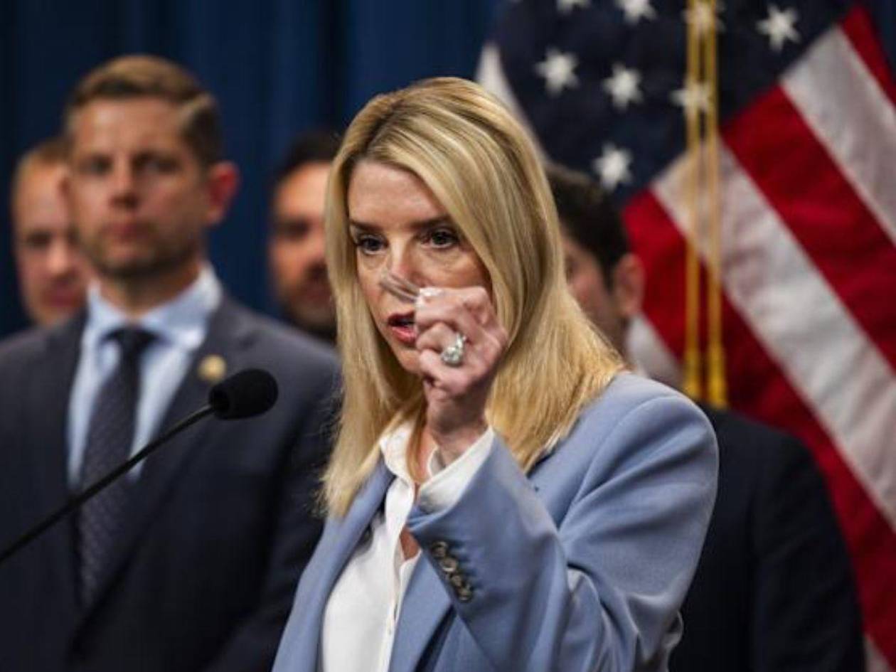 Fiscal Pam Bondi dice que Honduras sirve de puente aéreo para el tráfico de drogas