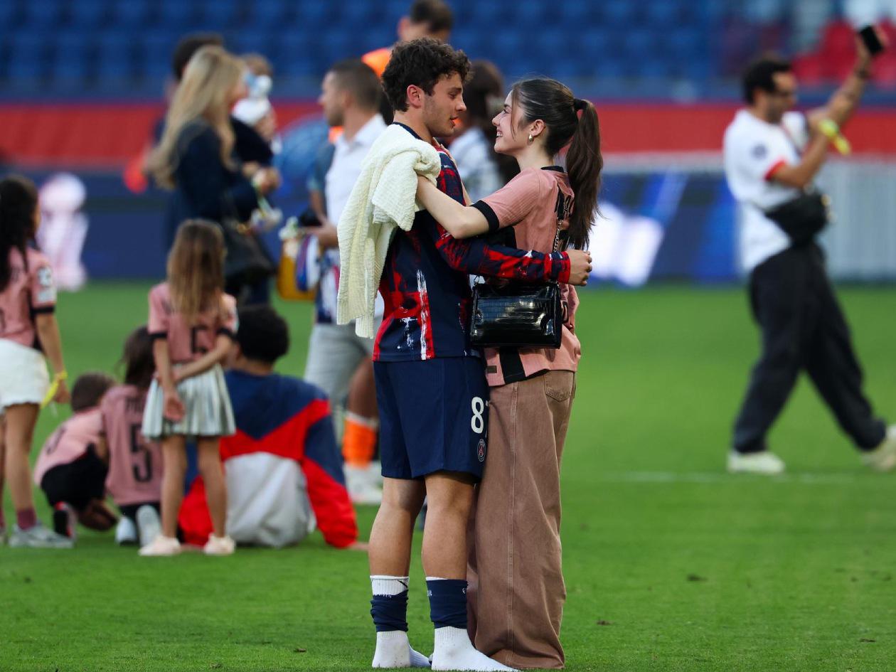 Lo que no viste: PSG campeón de la Ligue 1 festeja a lo grande en París